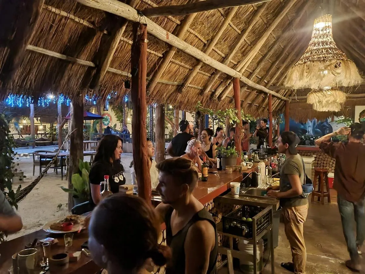 The All Inclusive Hostel - Food, Drinks And Transportation To The Beach And Cenotes Tulum México